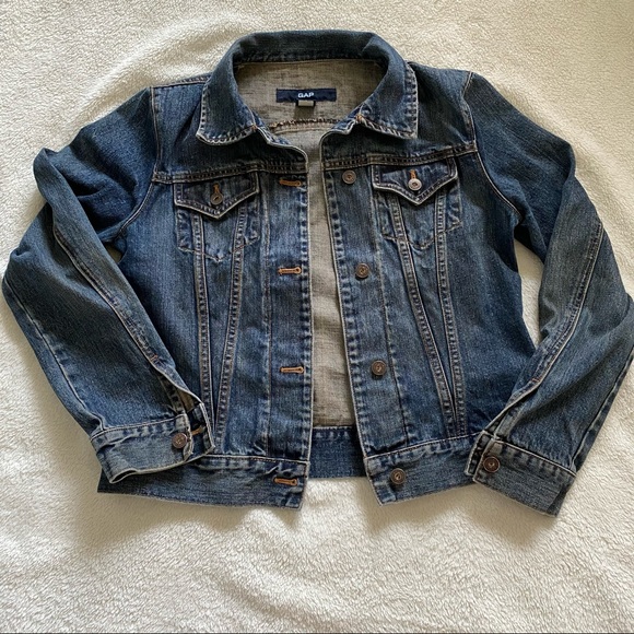 GAP Jackets & Blazers - Gap classic cut Jean jacket size size medium